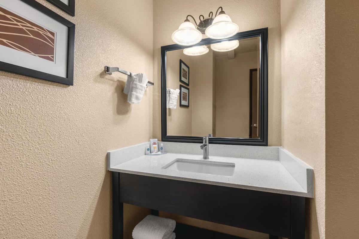 Comfort Inn & Suites Vancouver Downtown City Center Kültér fotó